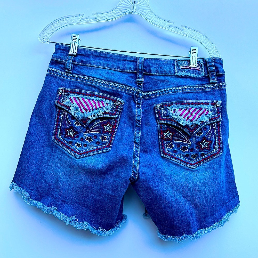 Shyanne Americana Red White Blue Flag Embroidered Bejeweled Blue Jean Shorts 31